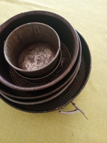 Round cake tins from - tins, approx